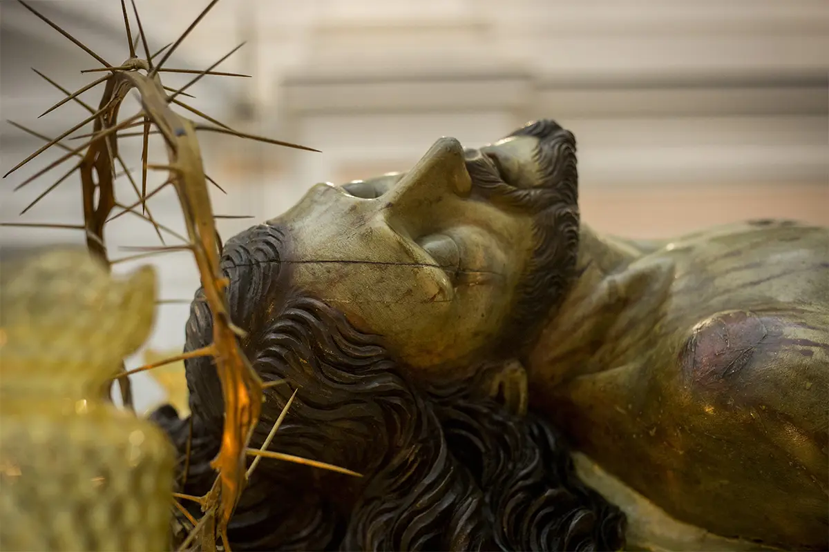 Le Processioni della Settimana Santa - Particolare del Cristo ligneo di Sorrento